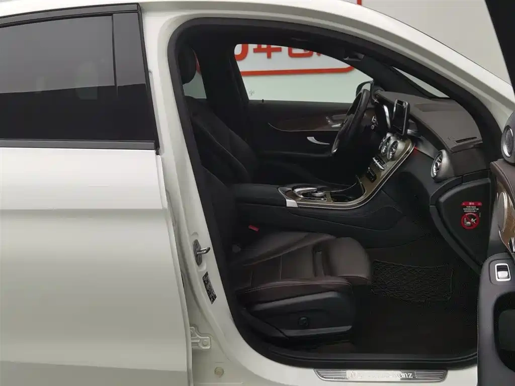 Mercedes-Benz Mercedes-Benz GLC Coupe 2019 GLC 260 4MATIC Coupe SUV