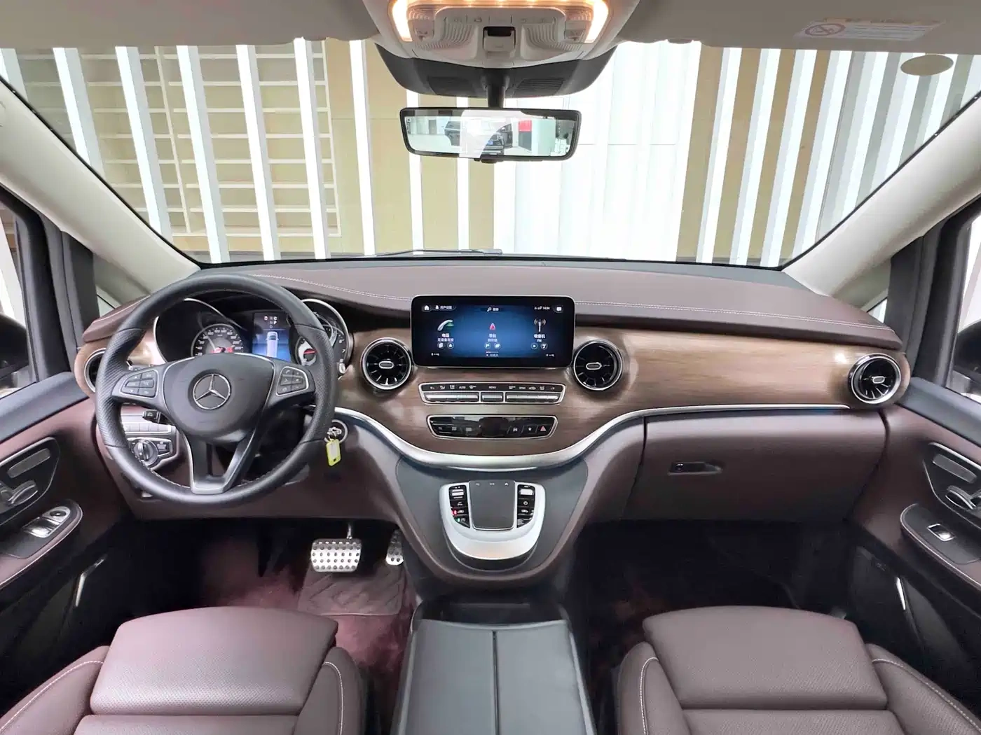Mercedes-Benz Mercedes-Benz V-Class 2022 V 260 L Long Wheelbase Luxury Edition