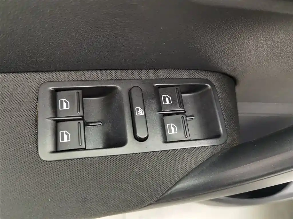 Volkswagen Polo 2011 1.4L Manual Joy Edition