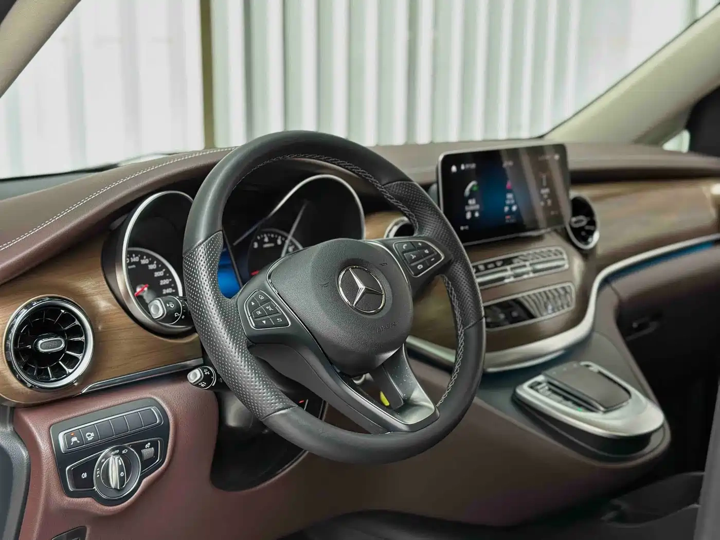 Mercedes-Benz Mercedes-Benz V-Class 2022 V 260 L Long Wheelbase Luxury Edition