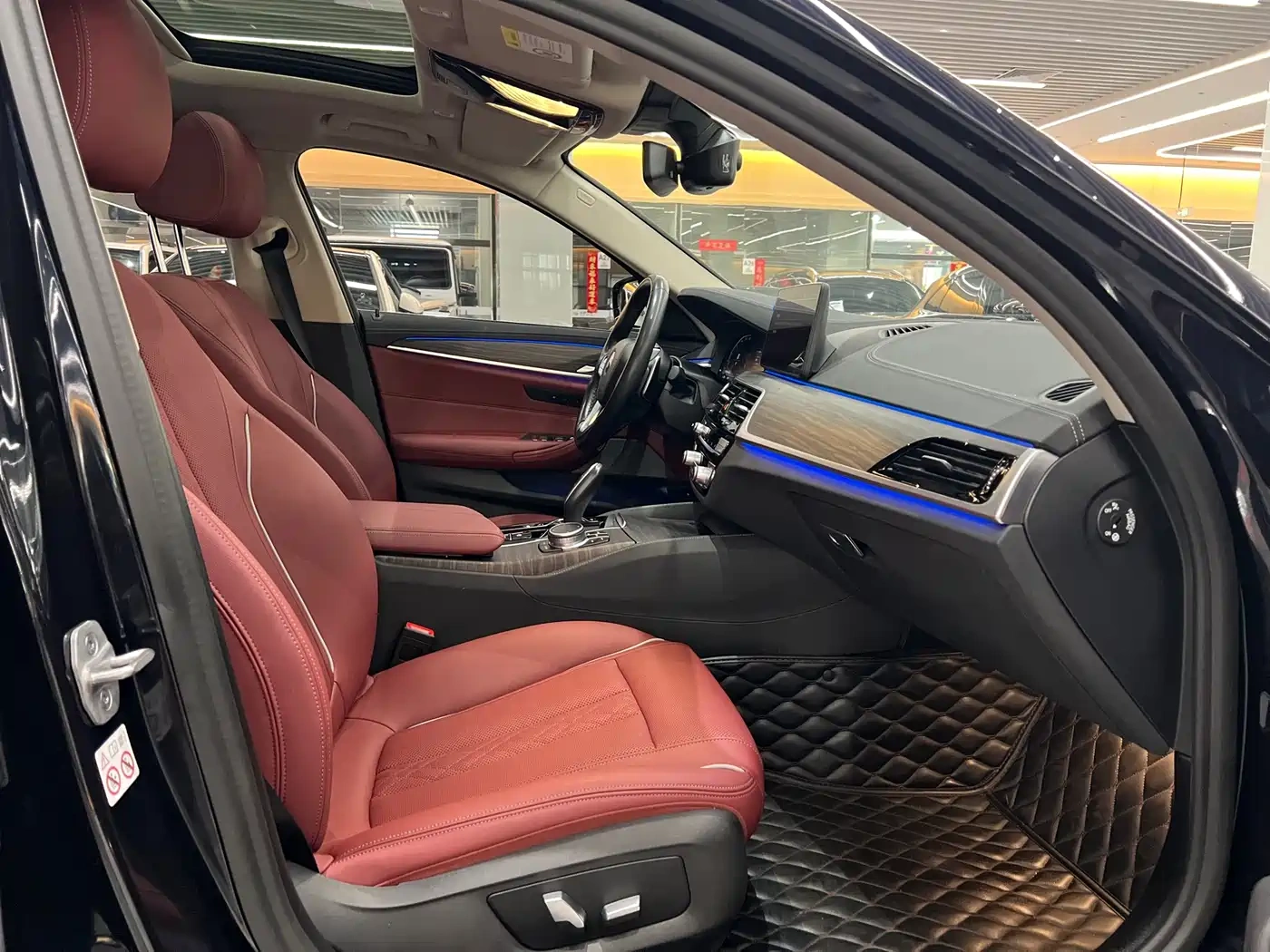 BMW BMW 5 Series 2021 530Li Leading M Sport Package