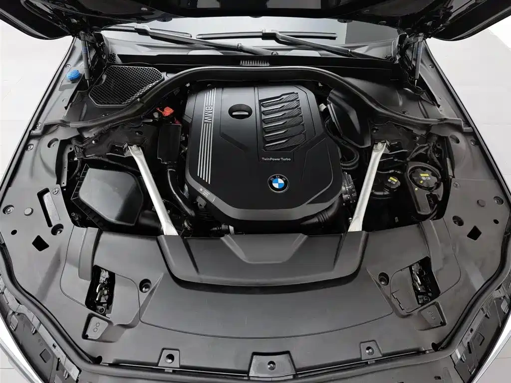 BMW BMW 7 Series 2021 Model 740Li Leading M Sport Package