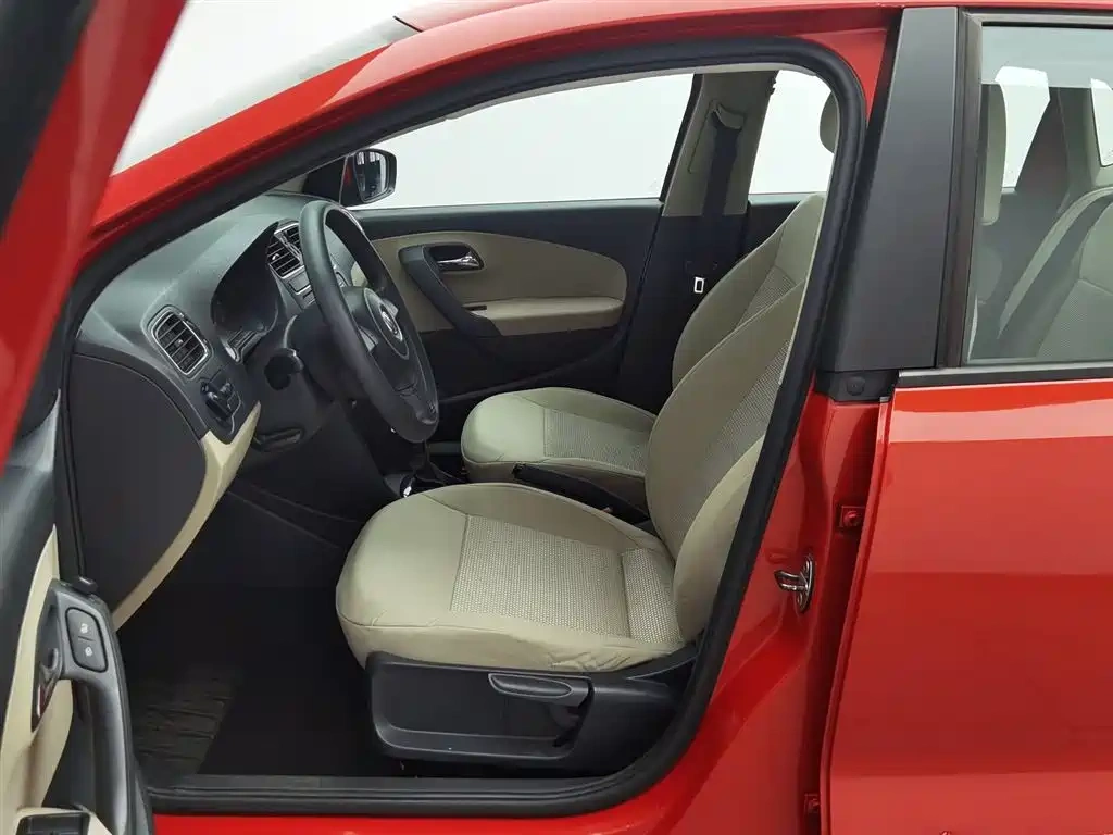 Volkswagen Polo 2011 1.4L Automatic Style Edition