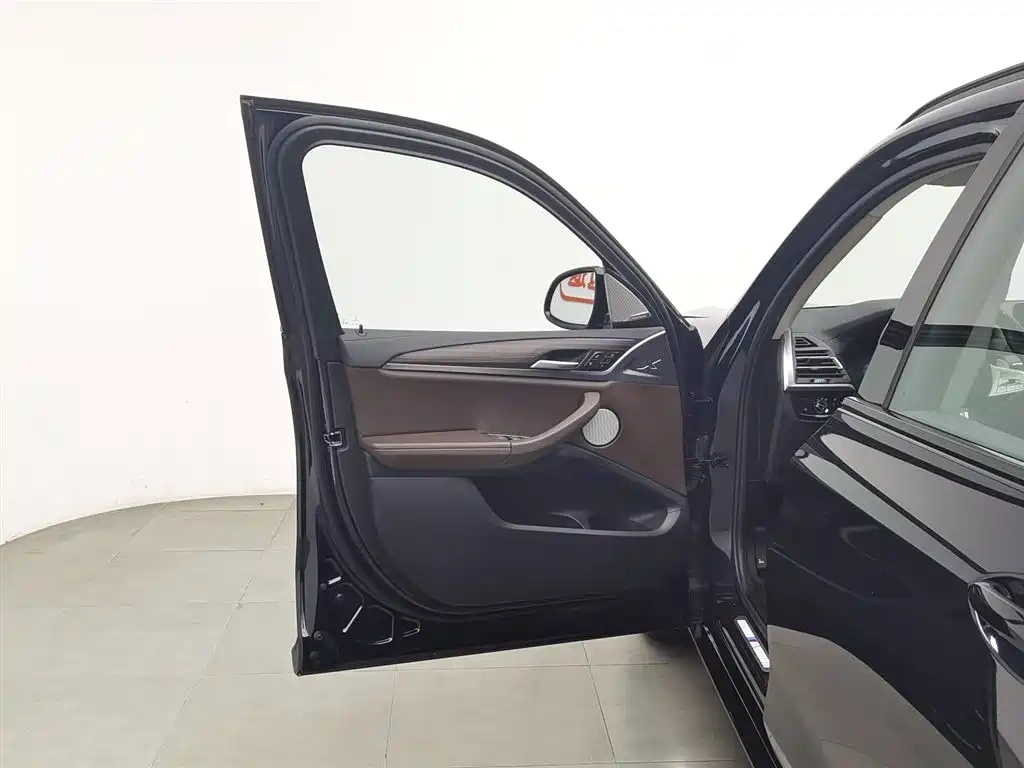 BMW BMW X3 2022 Facelift xDrive30i Leading M Shadow Edition