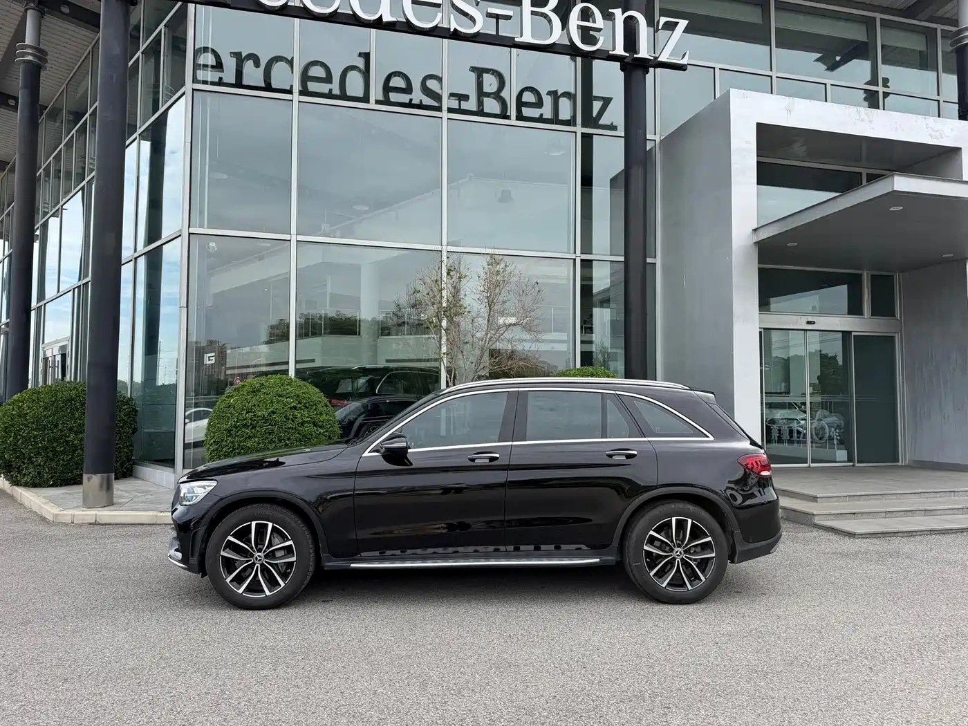 Mercedes-Benz Mercedes-Benz GLC 2022 Model GLC 260 L 4MATIC Luxury Edition
