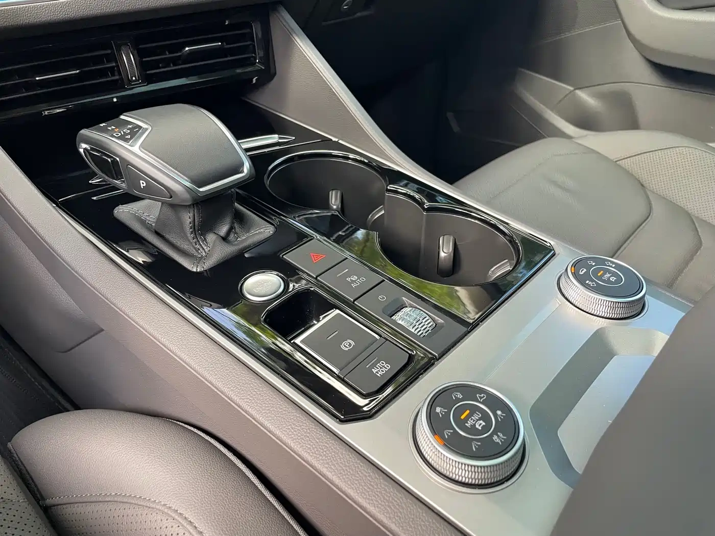 Volkswagen Touareg 2021 3.0TSI R-Line Classic Sport Package