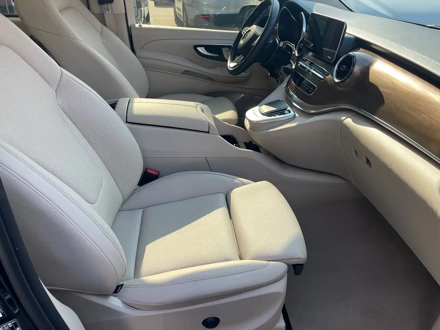 Mercedes-Benz Mercedes-Benz V-Class 2022 V 260 Prestige Edition