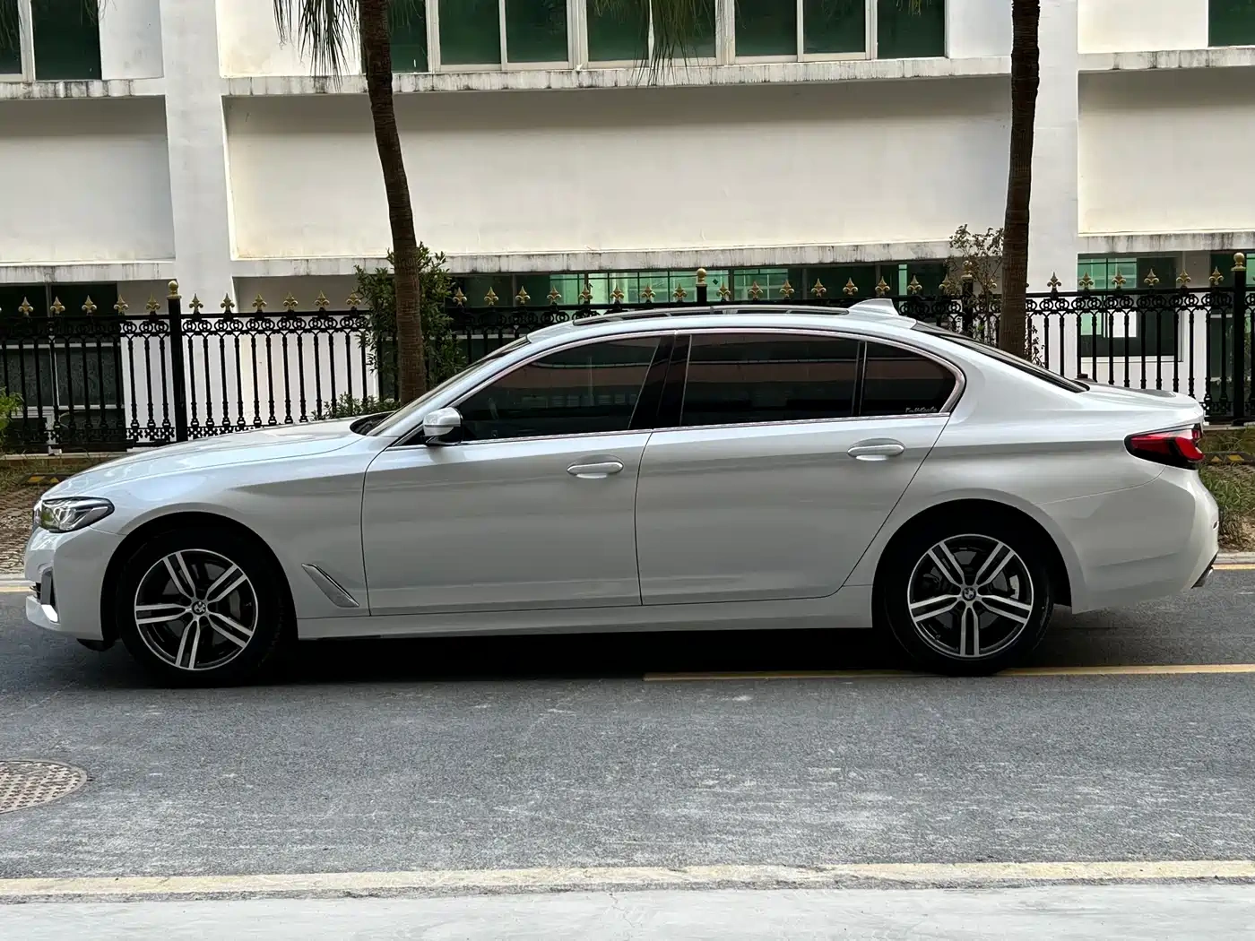 BMW BMW 5 Series 2021 530Li Leading Luxury Package