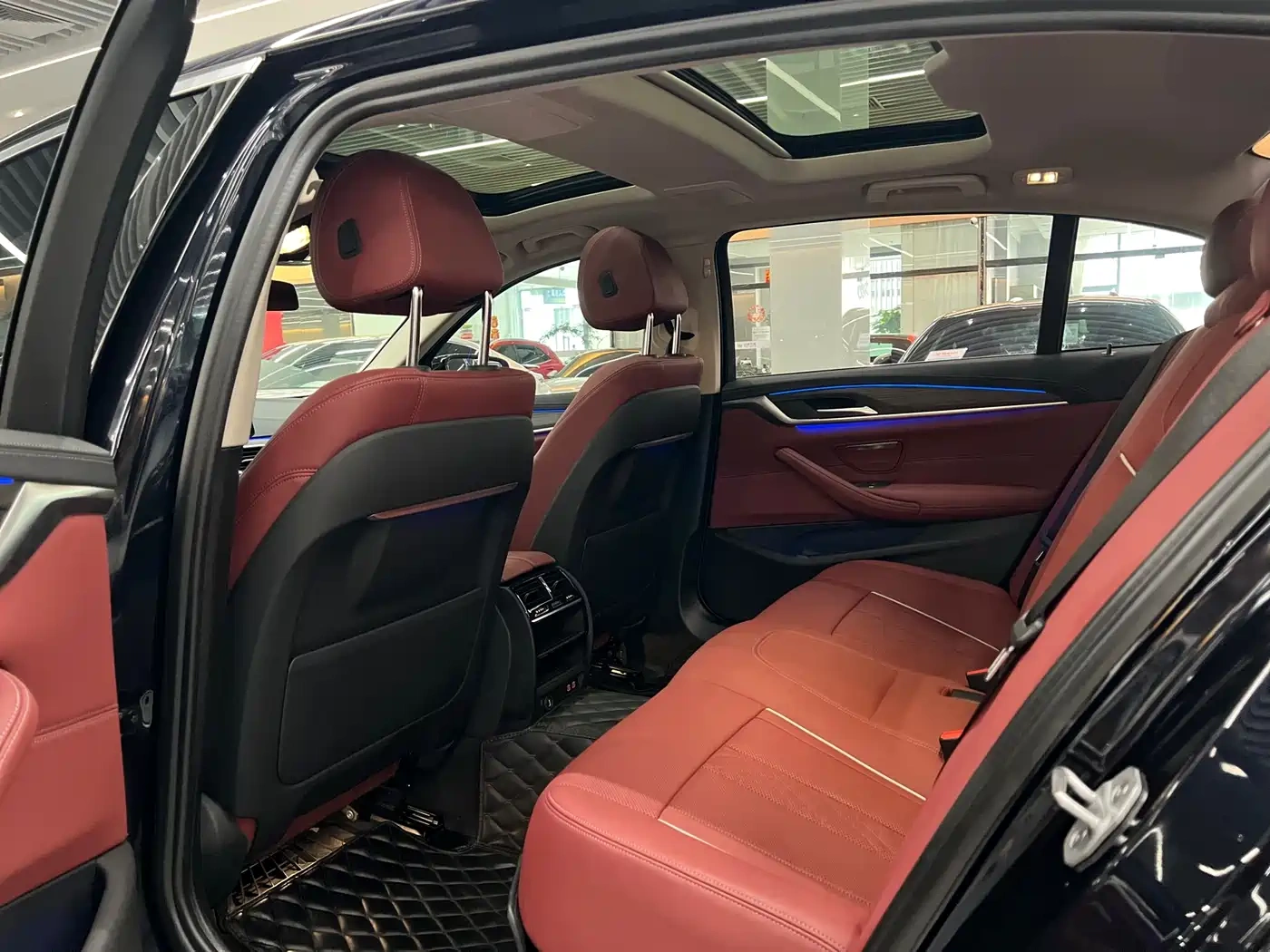 BMW BMW 5 Series 2021 530Li Leading M Sport Package