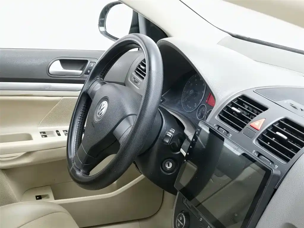 Volkswagen Sagitar 2010 Model 1.4TSI Automatic Technology Edition