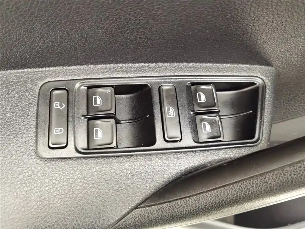 Volkswagen Jetta 2013 1.4L Manual Fashion