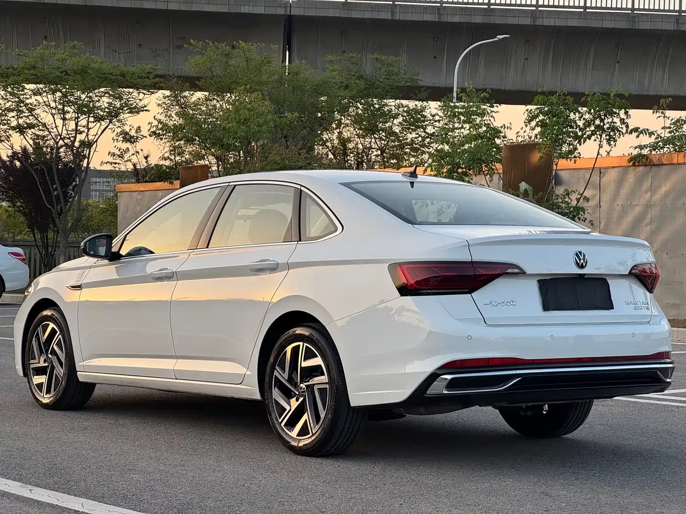 Volkswagen Sagitar 2025 300TSI DSG Surpass Edition