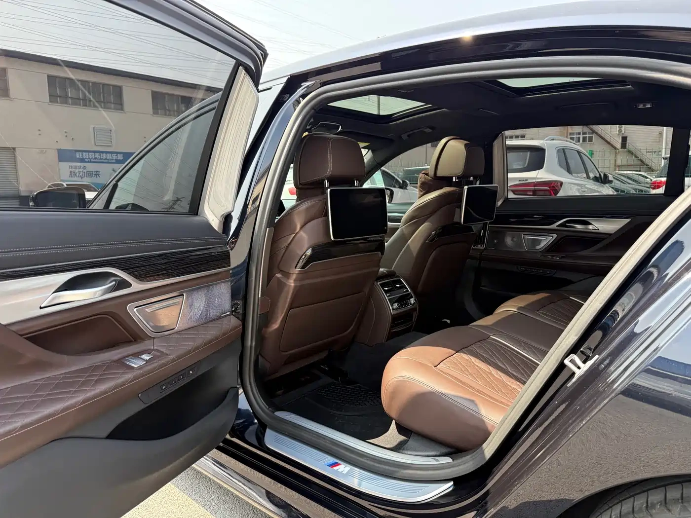 BMW BMW 7 Series 2022 740Li Exclusive M Sport Package