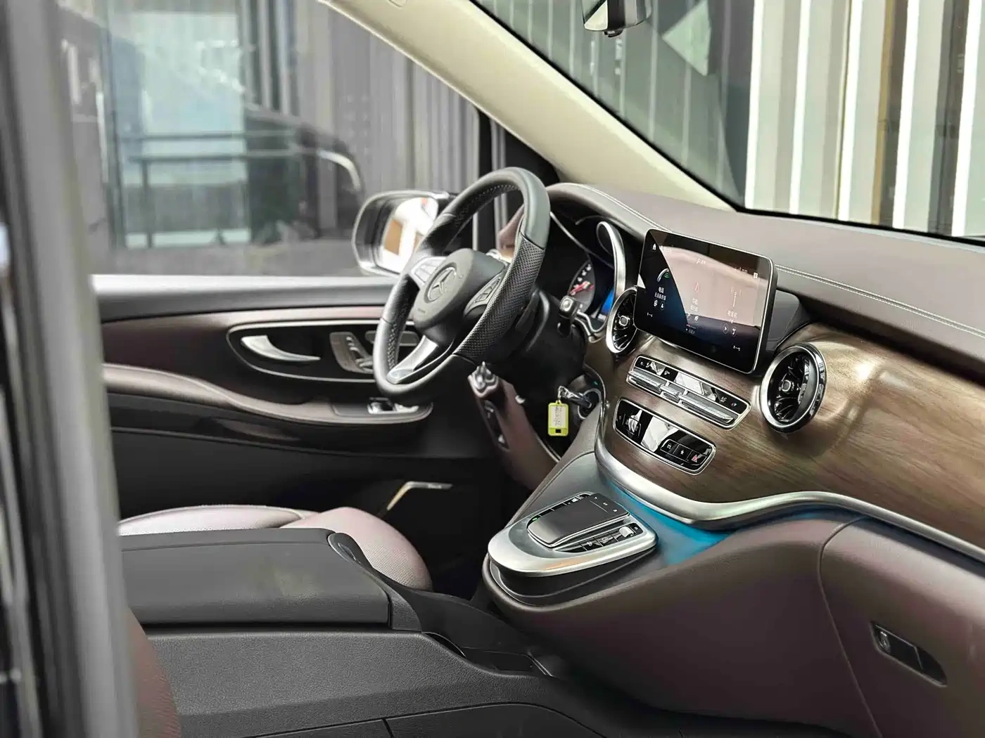 Mercedes-Benz Mercedes-Benz V-Class 2022 V 260 L Long Wheelbase Luxury Edition