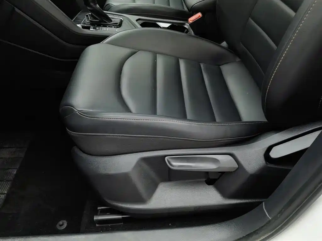 Volkswagen Tharu 2020 280TSI 2WD Comfort Edition China VI