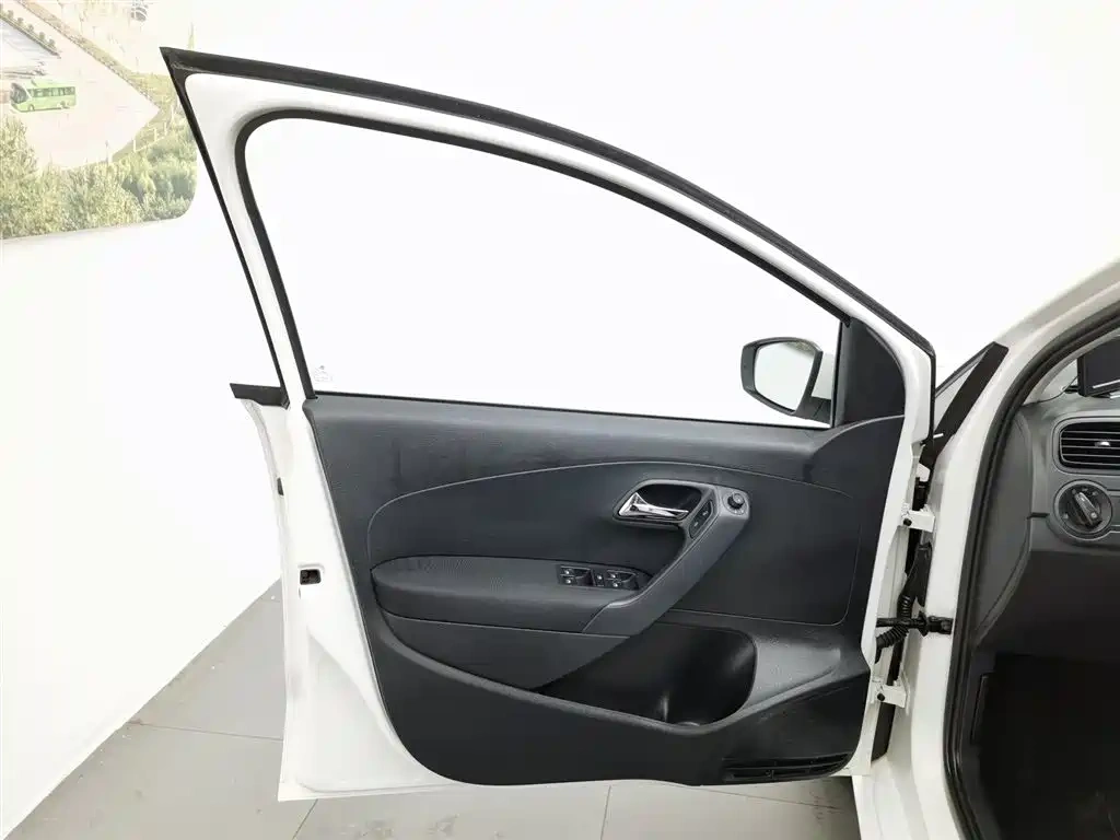 Volkswagen Polo 2016 1.4L Automatic Trend