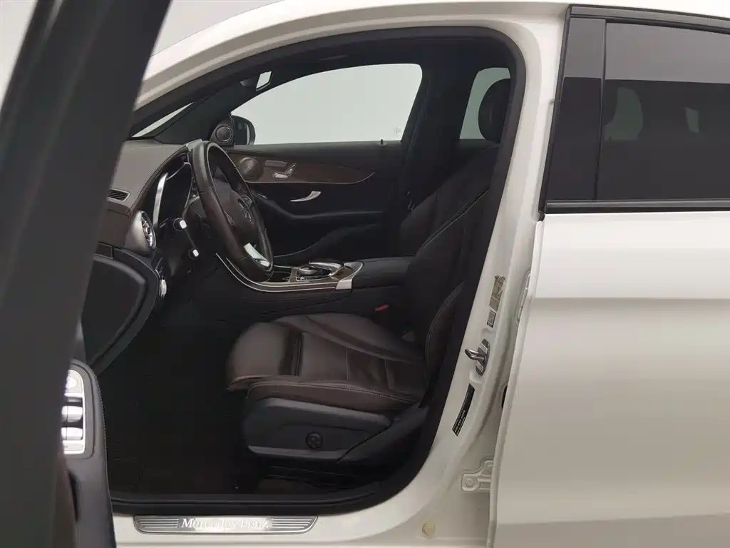 Mercedes-Benz Mercedes-Benz GLC Coupe 2019 GLC 260 4MATIC Coupe SUV