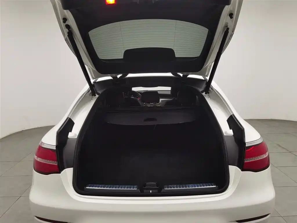Mercedes-Benz Mercedes-Benz GLC Coupe 2019 GLC 260 4MATIC Coupe SUV