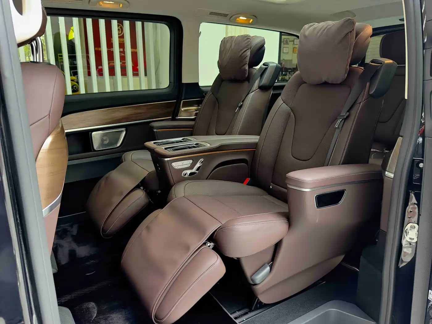 Mercedes-Benz Mercedes-Benz V-Class 2022 V 260 L Long Wheelbase Luxury Edition