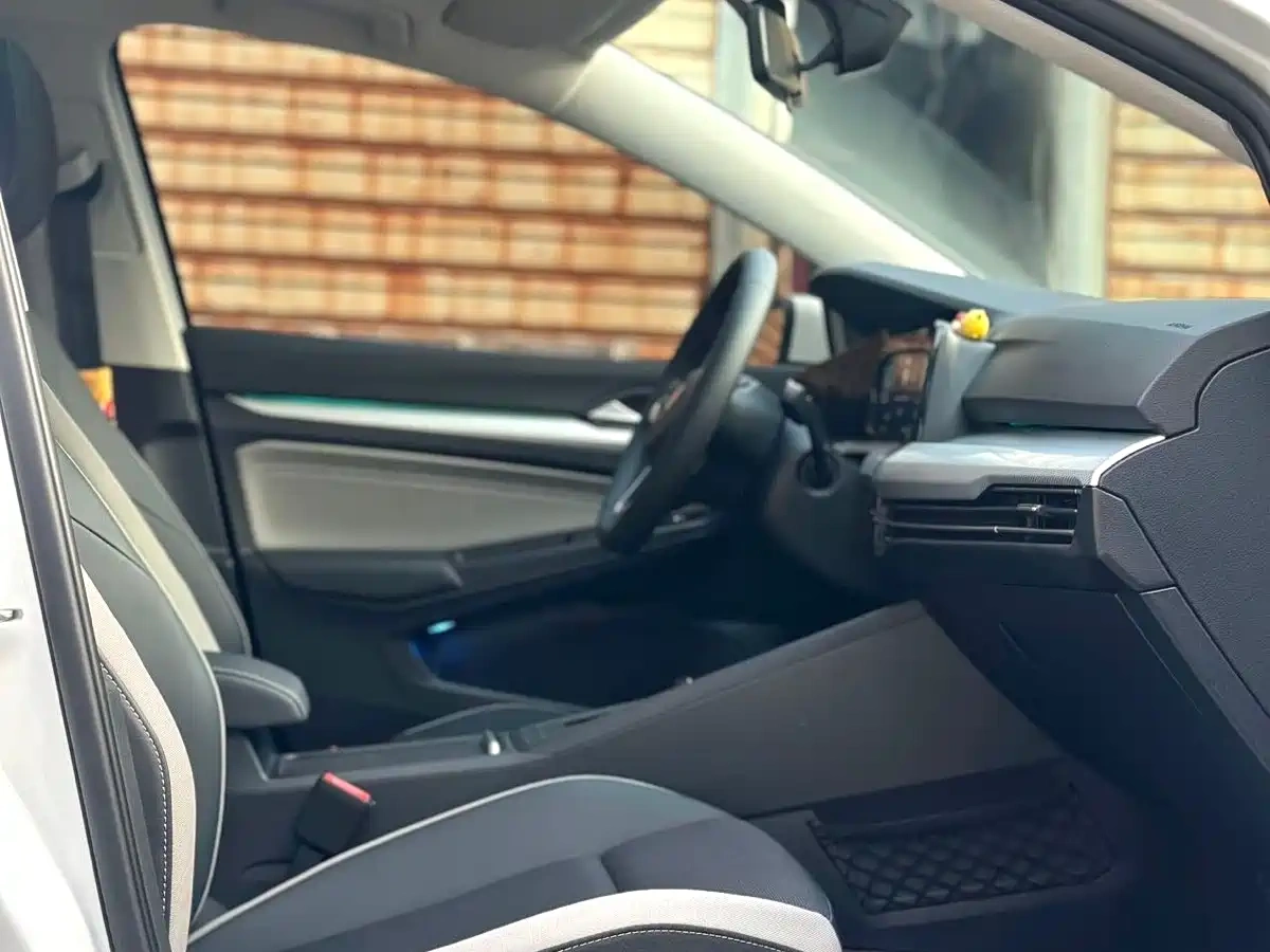 Volkswagen Golf 2023 Facelift 280TSI DSG Pro