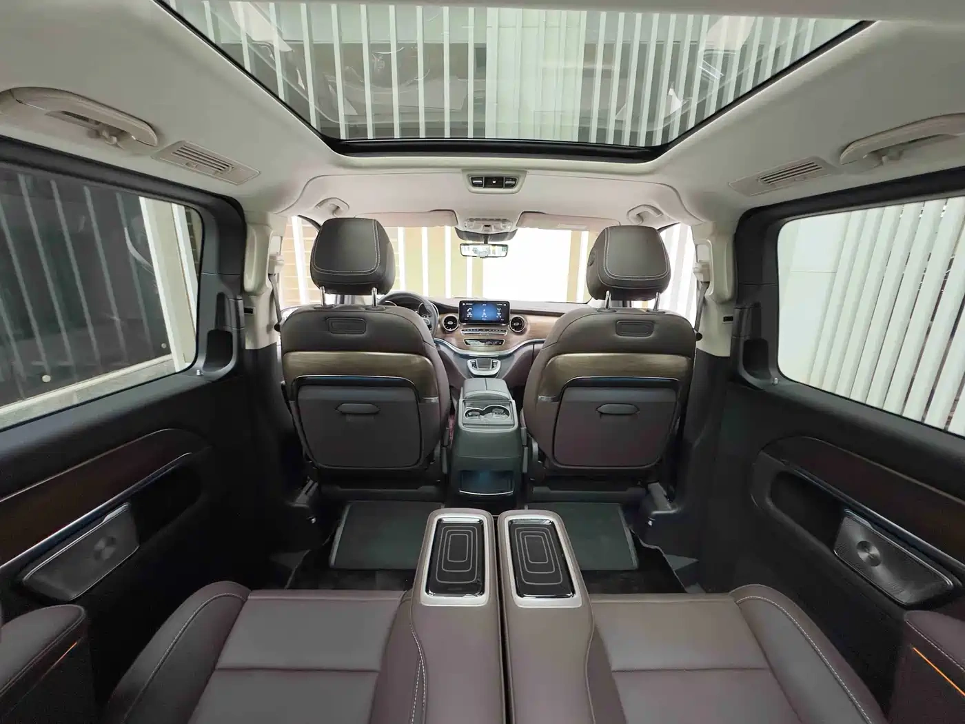 Mercedes-Benz Mercedes-Benz V-Class 2022 V 260 L Long Wheelbase Luxury Edition