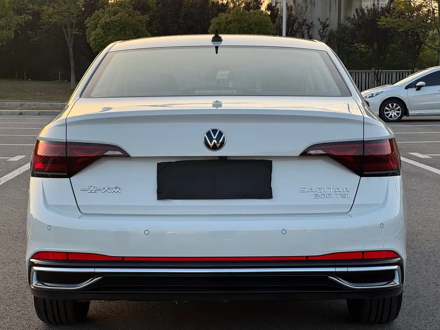 Volkswagen Sagitar 2025 300TSI DSG Surpass Edition