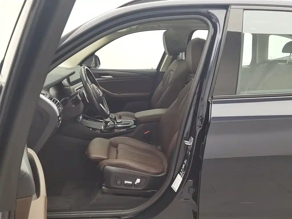 BMW BMW X3 2022 Facelift xDrive30i Leading M Shadow Edition
