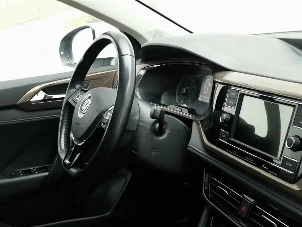 Volkswagen Tharu 2020 280TSI 2WD Comfort Edition China VI