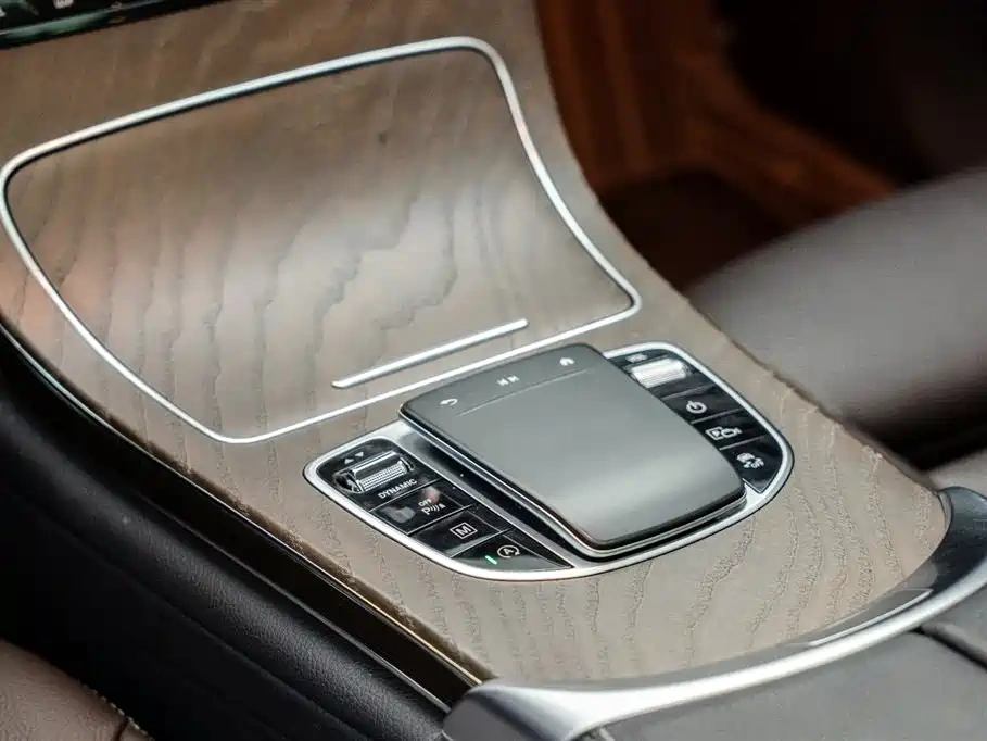 Mercedes-Benz Mercedes-Benz GLC 2022 Model GLC 260 L 4MATIC Luxury Edition