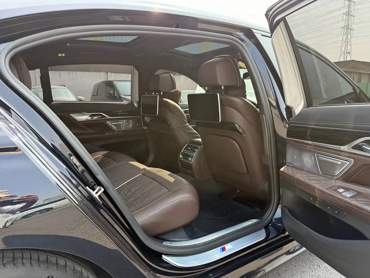 BMW BMW 7 Series 2022 740Li Exclusive M Sport Package