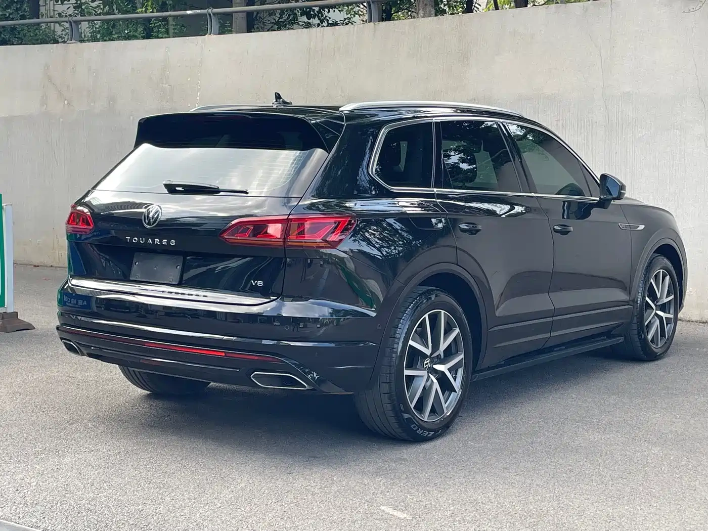 Volkswagen Touareg 2021 3.0TSI R-Line Classic Sport Package