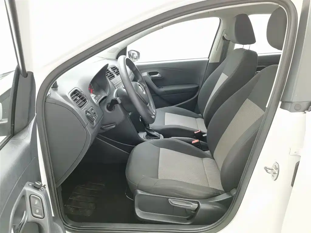 Volkswagen Polo 2016 1.4L Automatic Trend