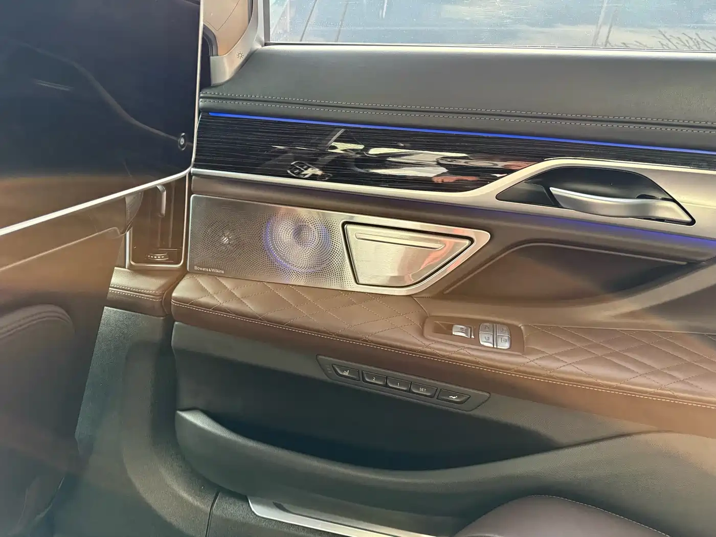 BMW BMW 7 Series 2022 740Li Exclusive M Sport Package