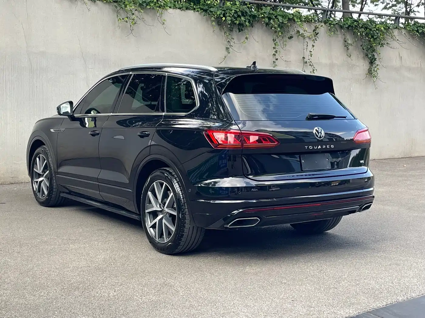 Volkswagen Touareg 2021 3.0TSI R-Line Classic Sport Package
