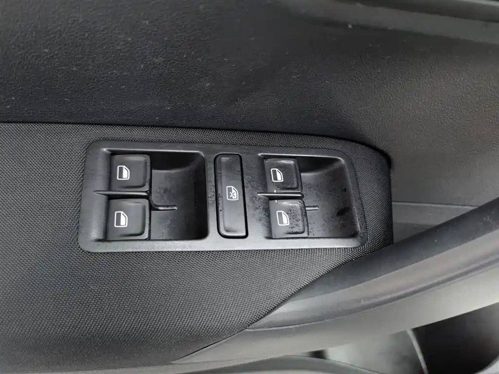 Volkswagen Polo 2016 1.4L Automatic Trend