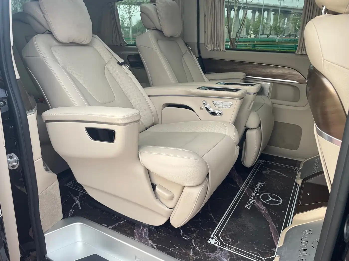 Mercedes-Benz Mercedes-Benz V-Class 2022 V 260 Prestige Edition