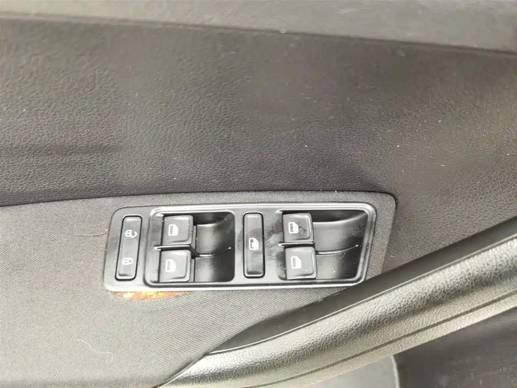 Volkswagen Jetta 2015 Value Edition 1.6L Manual Comfort