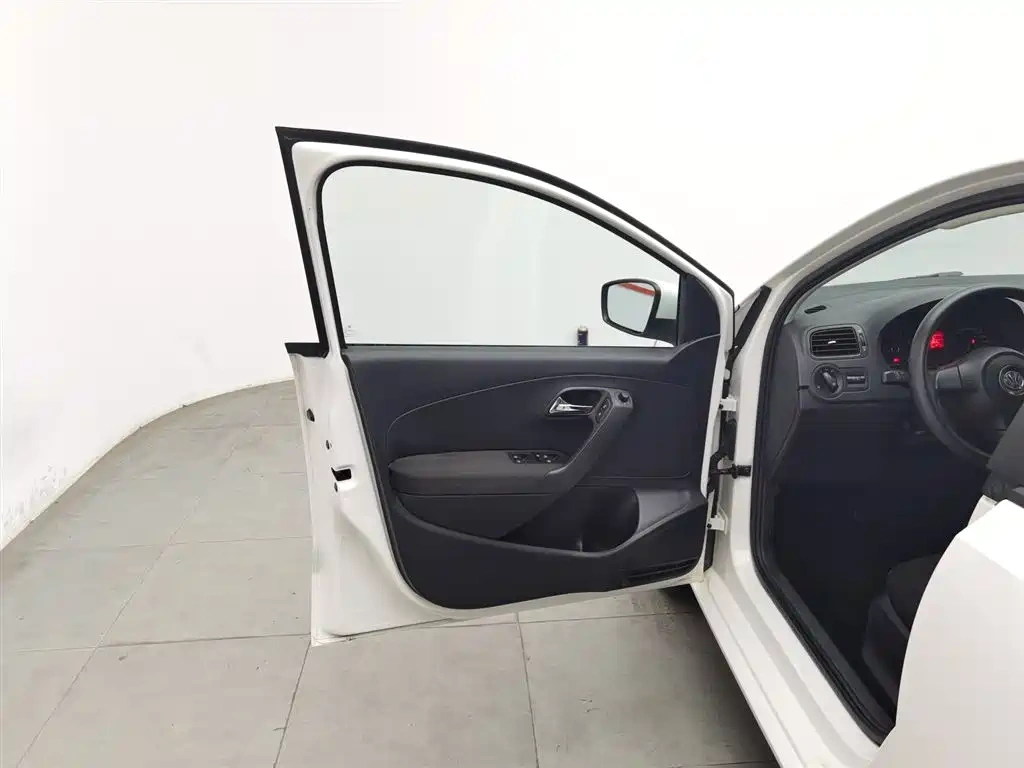 Volkswagen Polo 2011 1.4L Manual Joy Edition