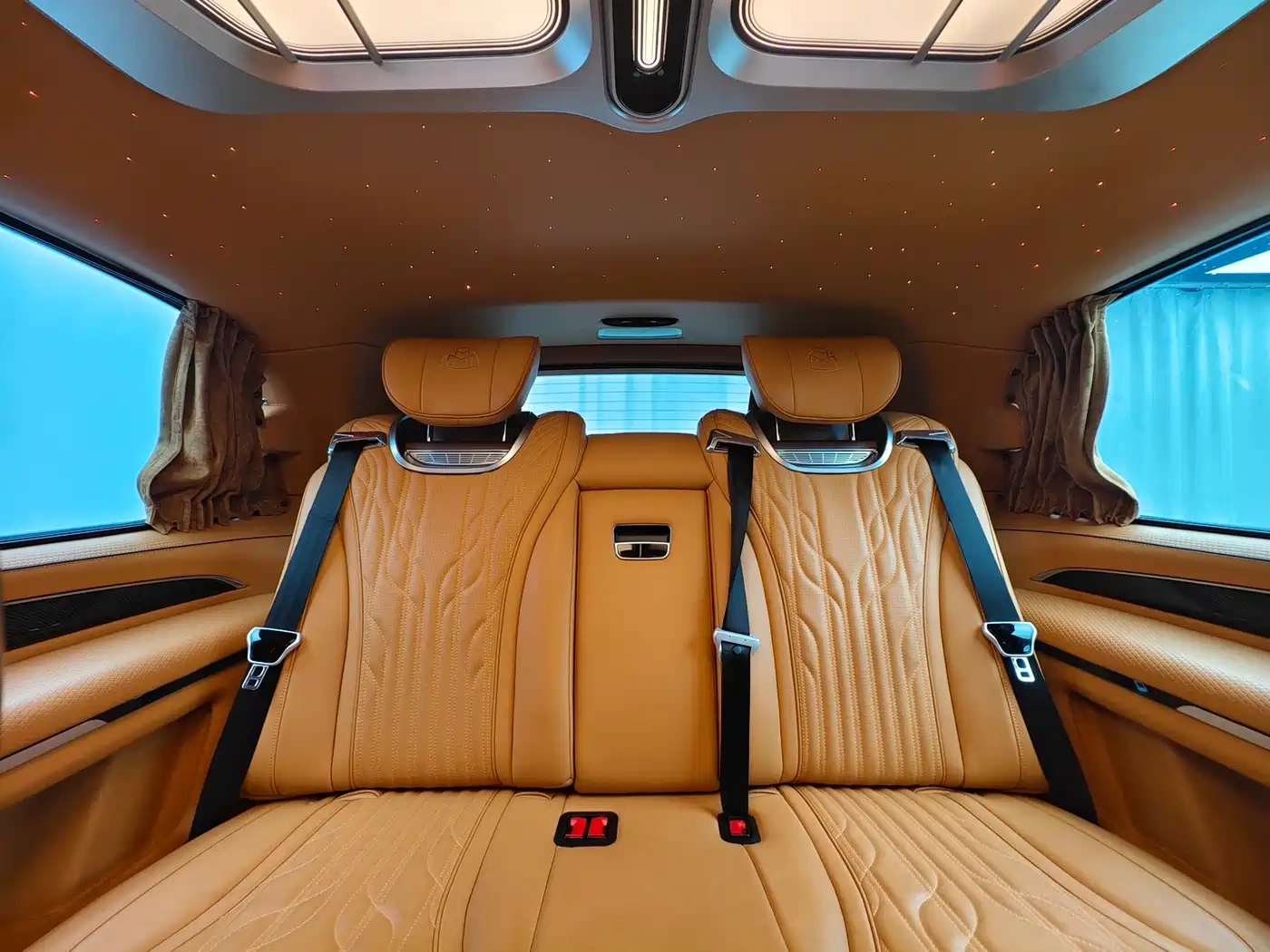 Mercedes-Benz Vito 2023 2.0T Business 7-Seater