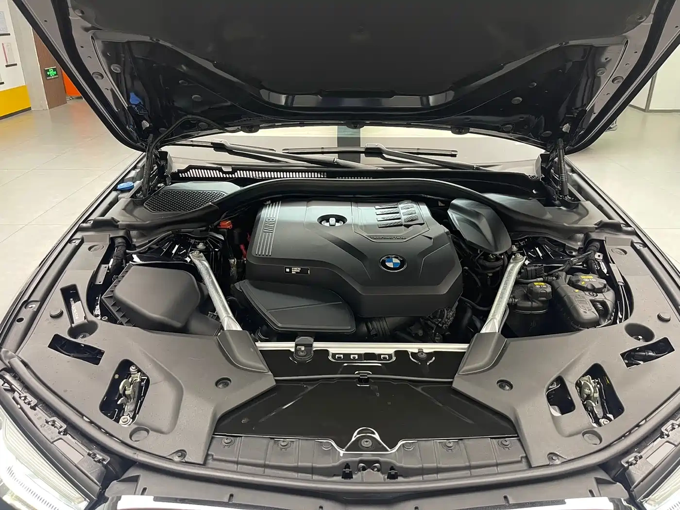 BMW BMW 5 Series 2022 530Li Exclusive M Sport Package