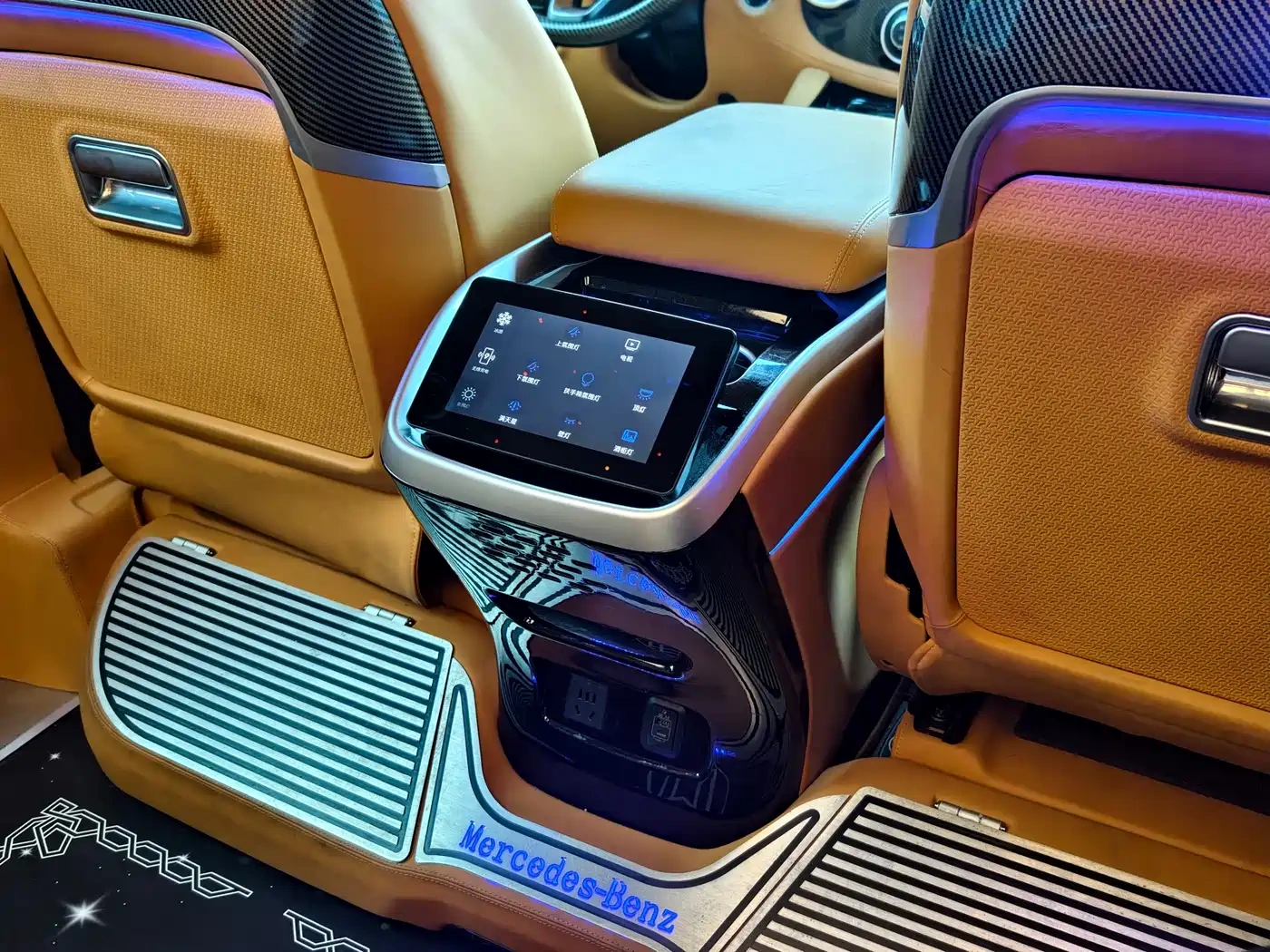 Mercedes-Benz Vito 2023 2.0T Business 7-Seater