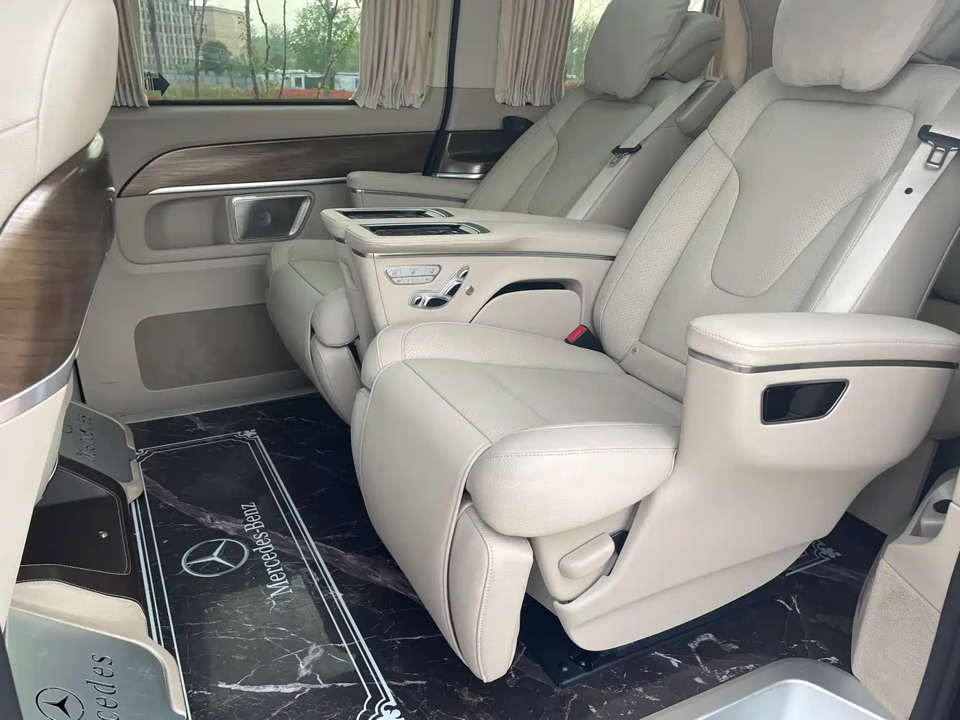Mercedes-Benz Mercedes-Benz V-Class 2022 V 260 Prestige Edition