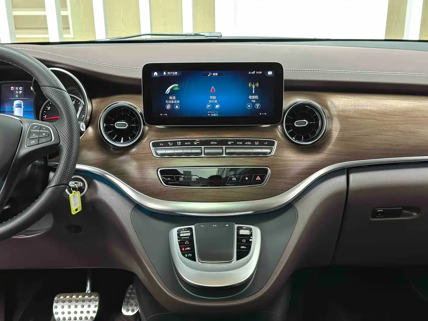 Mercedes-Benz Mercedes-Benz V-Class 2022 V 260 L Long Wheelbase Luxury Edition