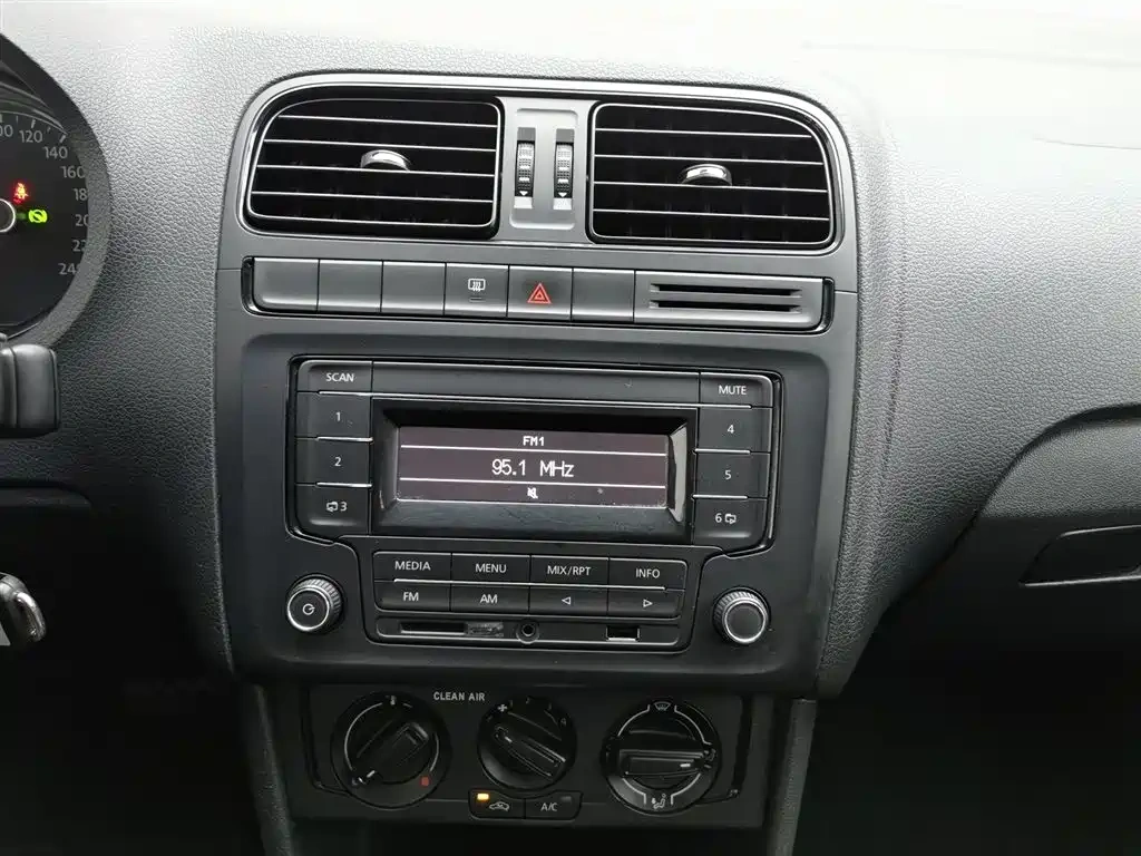 Volkswagen Polo 2016 1.4L Automatic Trend