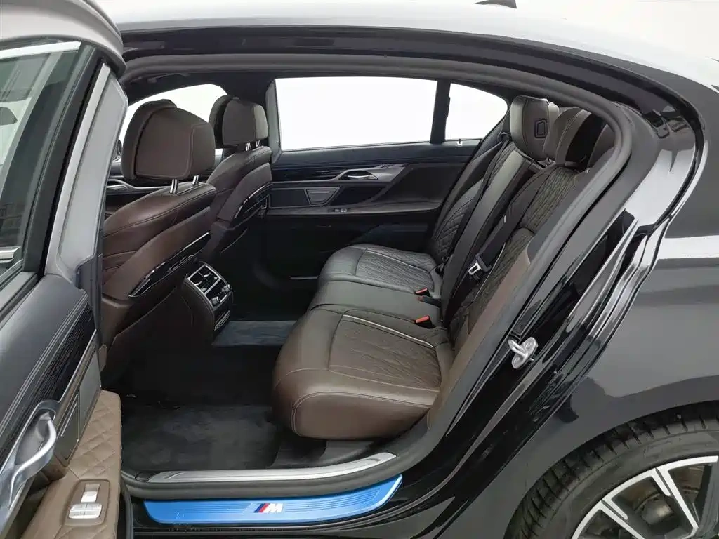 BMW BMW 7 Series 2021 Model 740Li Leading M Sport Package