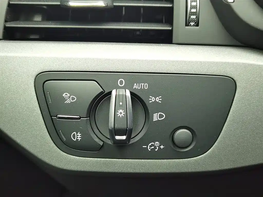 Audi Audi A4L 2019 40 TFSI Progressive (China VI)