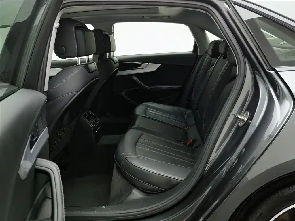 Audi Audi A4L 2022 40 TFSI Luxury Dynamic