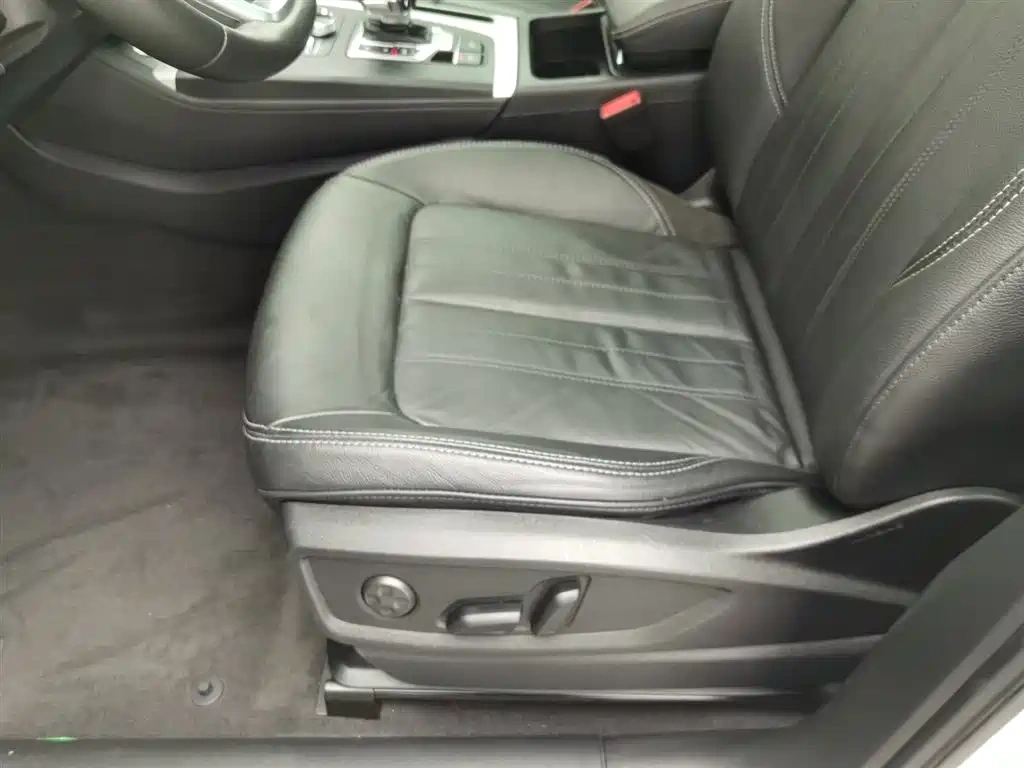 Audi Audi Q5L 2020 Facelift 40 TFSI Honor Fashion