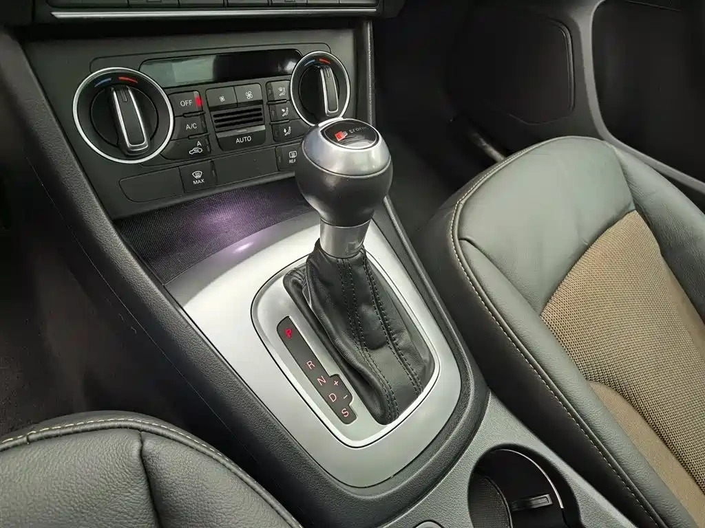 Audi Audi Q3 2018 30 TFSI Fashion Collector's Edition