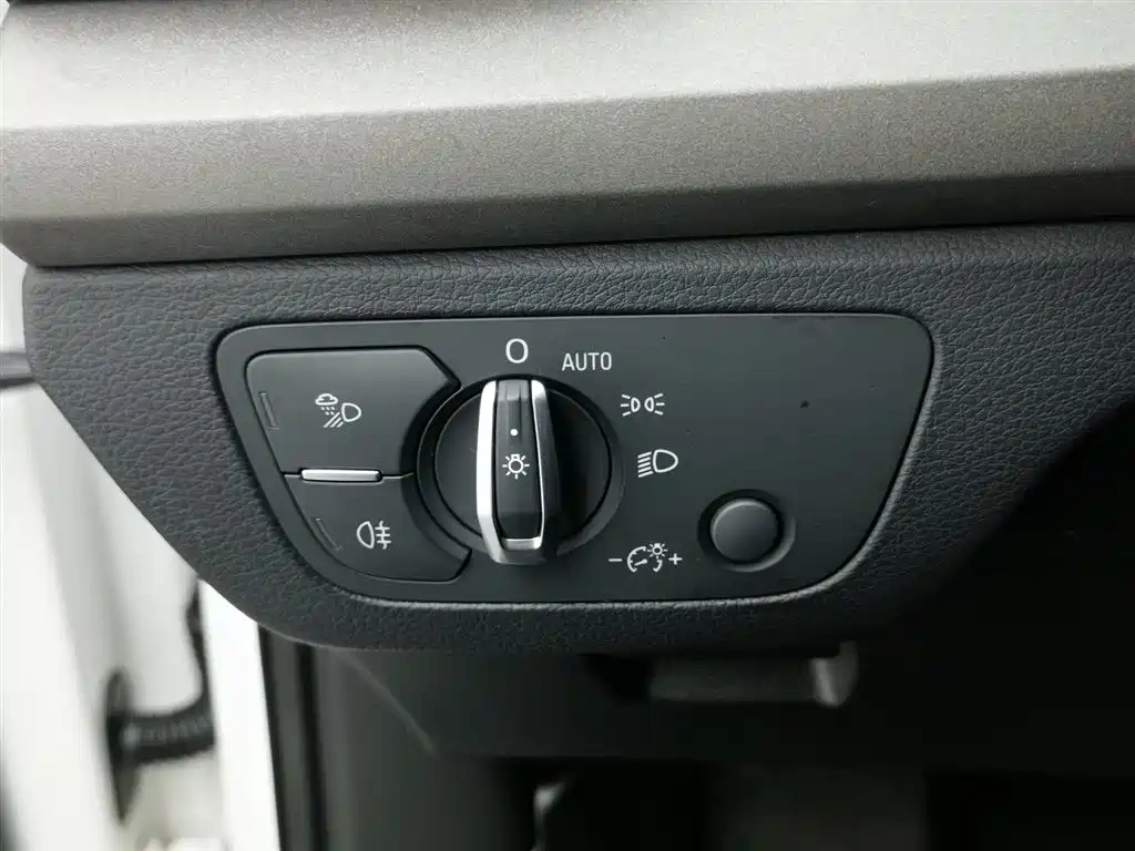 Audi Audi Q5L 2018 40 TFSI Premium Progressive China VI